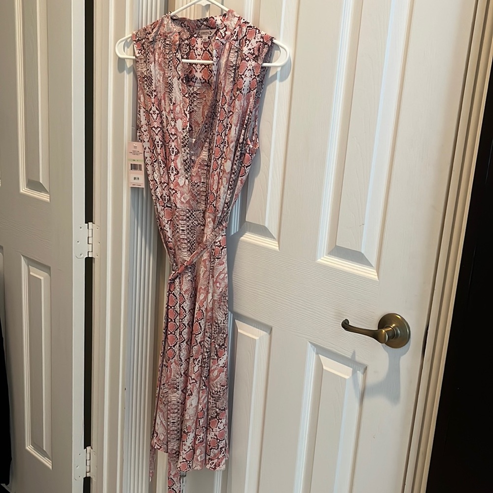 NWT cute pink snake skin dress with tie waist